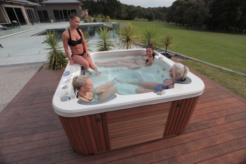 Differences Between Spa Pools And Swim Spas Sapphire Spas