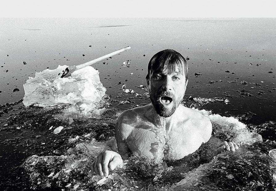 Hot and cold water immersion therapy; which is better?