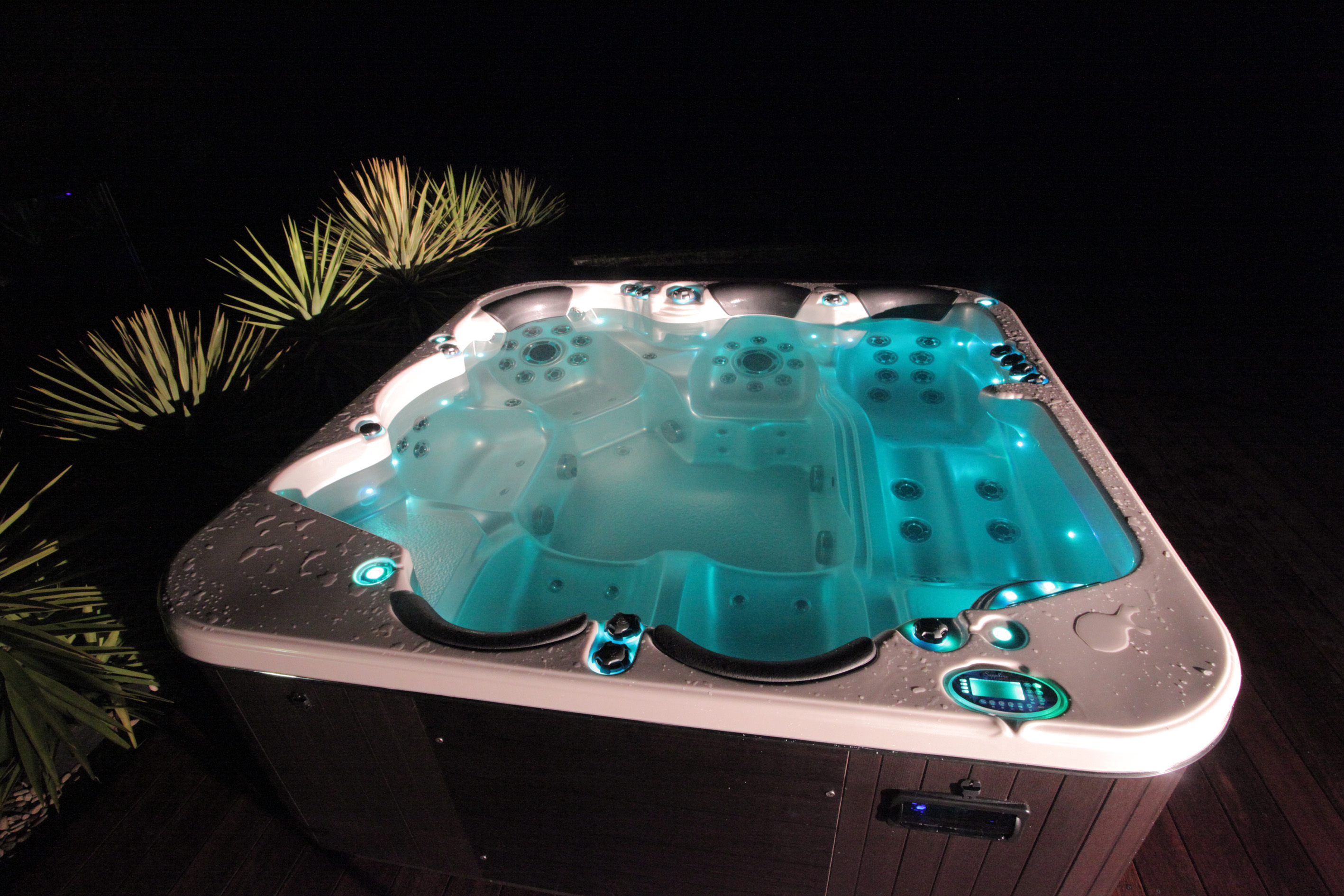 10 Tips For Using Your Hot Tub In Winter - Hot Tubs Minneapolis, Des  Moines, Swim Spas, Saunas Sale