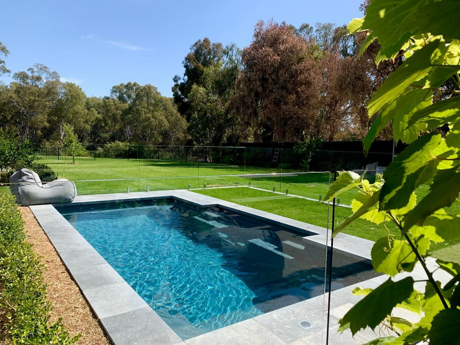 Poolside Yarrawonga Spa Retail Showroom Sapphire Spas