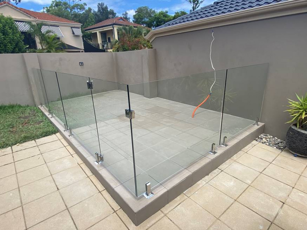 glass fence for swim spa