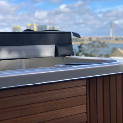 Durable construction designed for outdoor environments 