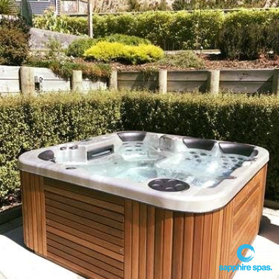 ACRYLIC oyster opal / CABINET cedar