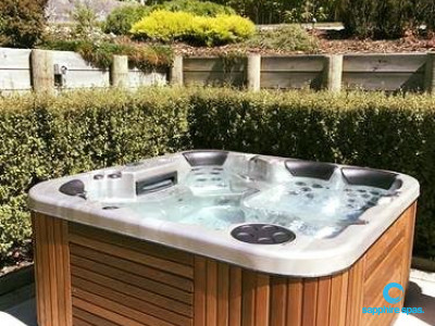 ACRYLIC oyster opal / CABINET cedar